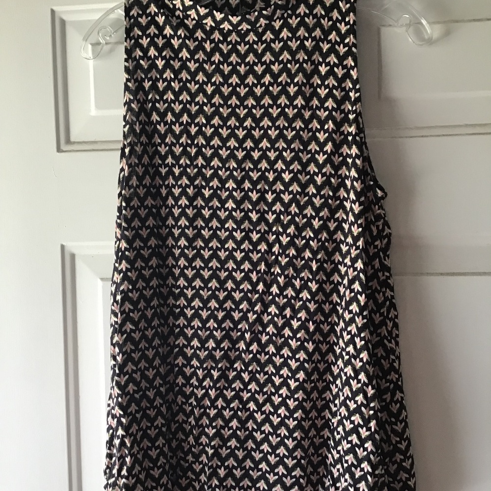 LOFT Women Flower Bud Print Top in Size Medium